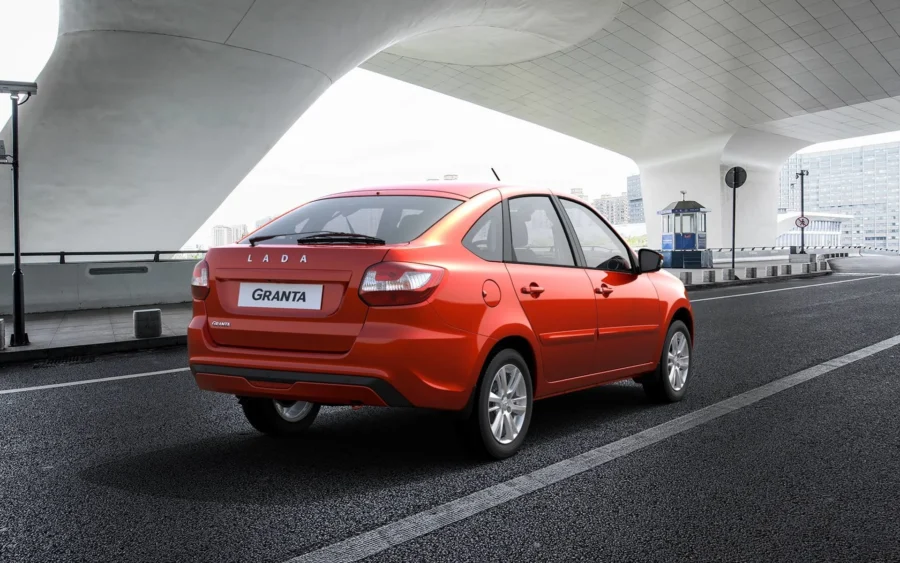 Фото LADA Granta Лифтбек сзади