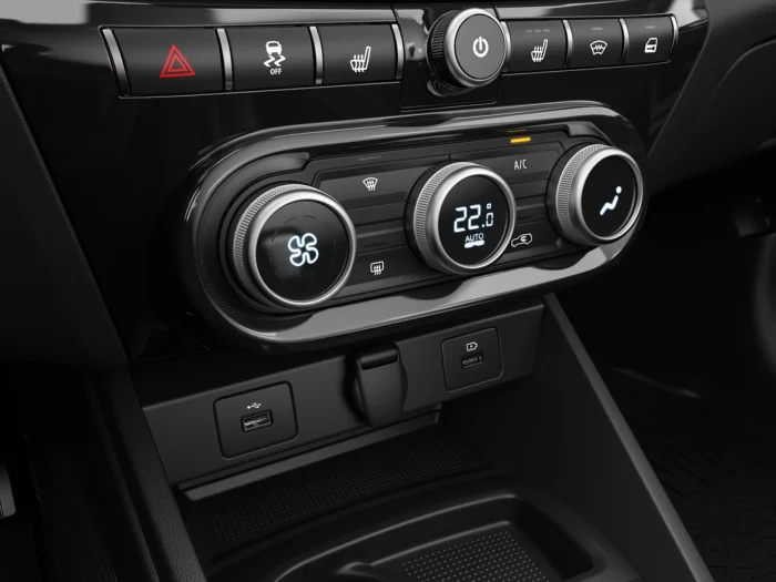 Vesta и Aura получили климат-систему и LADA Connect без пересмотра цен