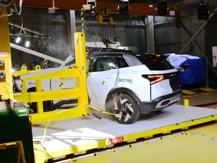 LADA Azimut прошла боковой краш-тест